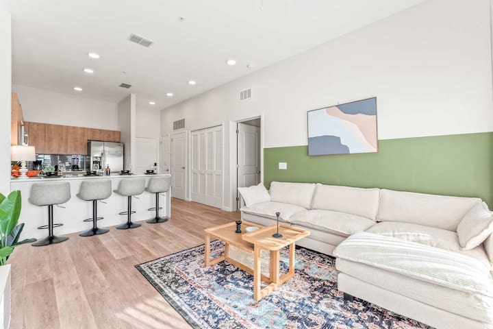 Main Photo
