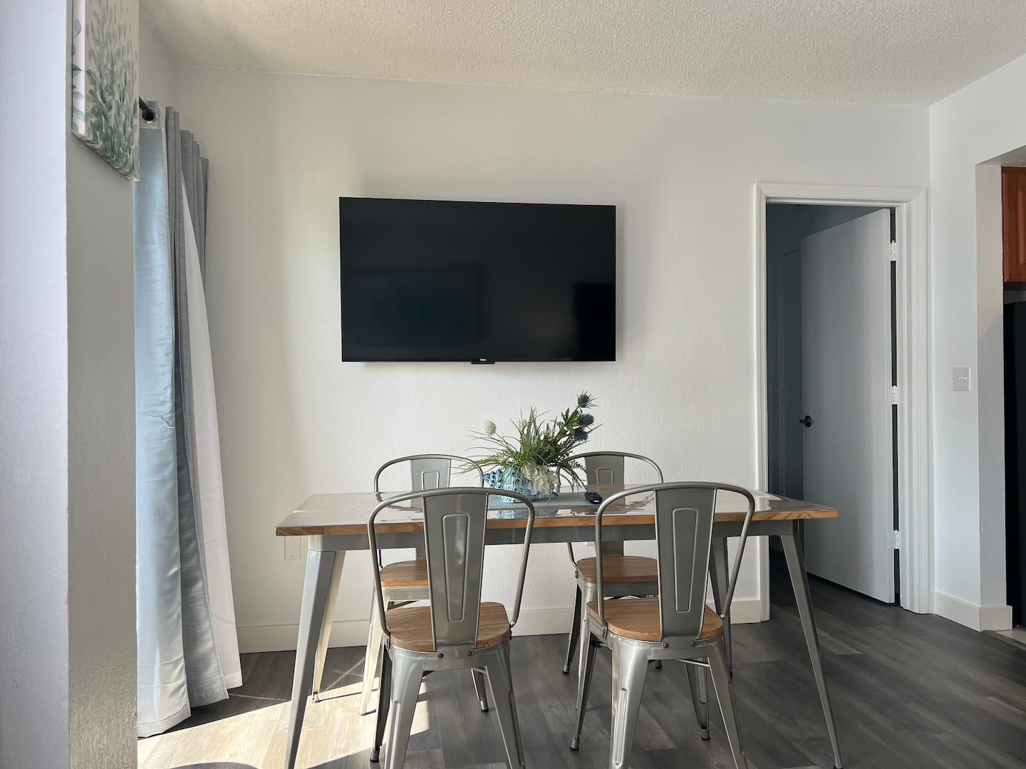 Photo 77