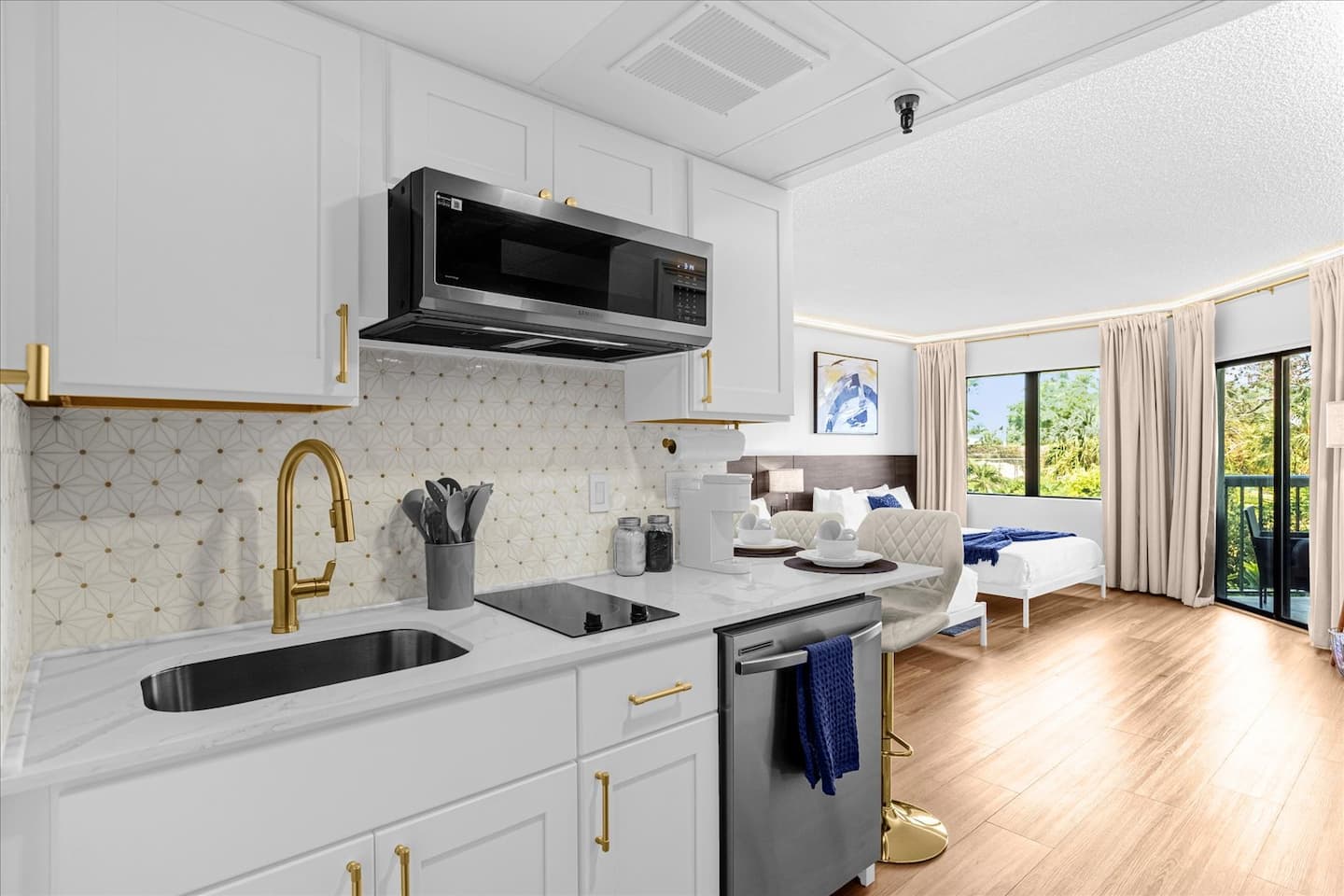 Main Photo