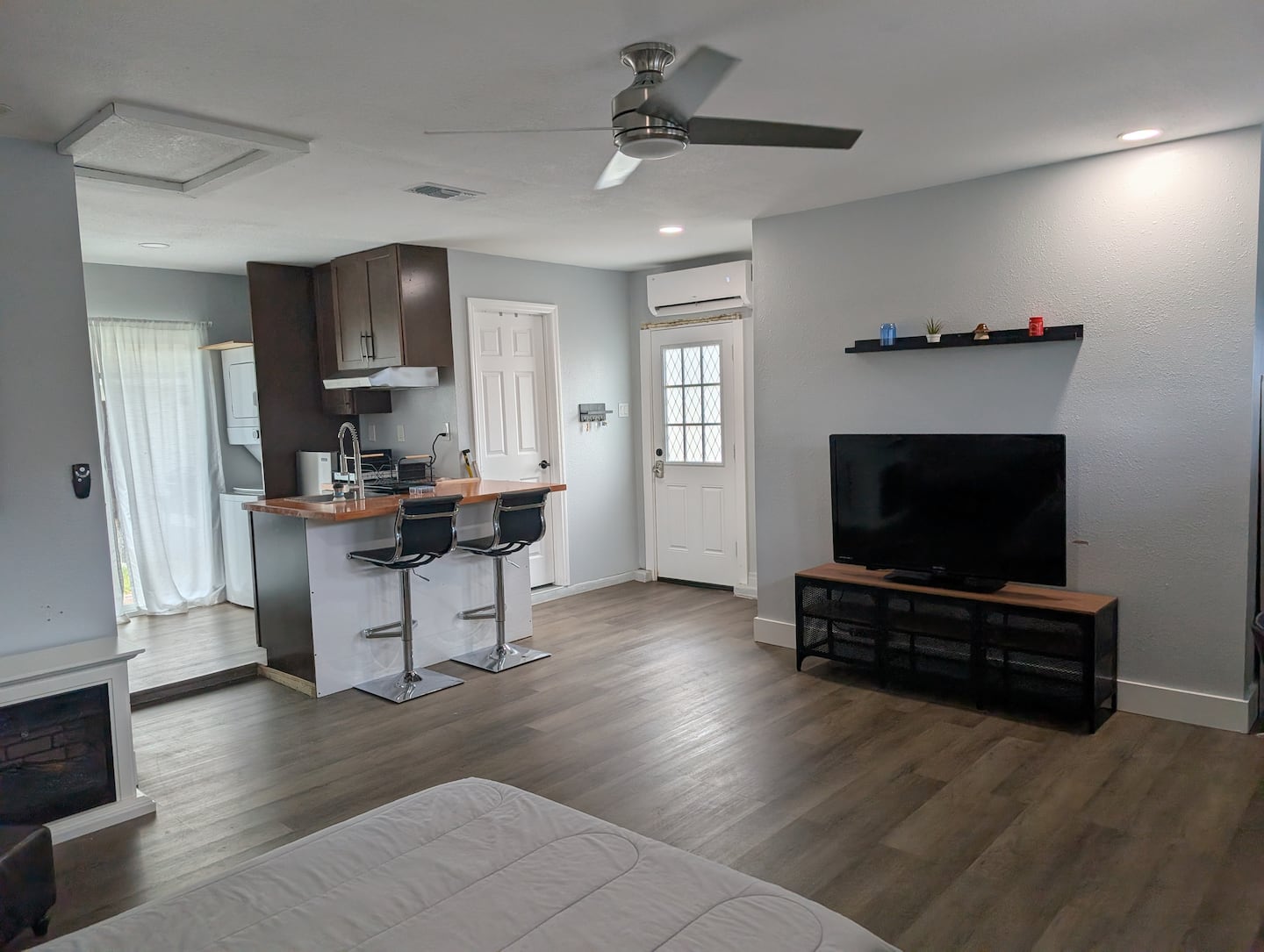 Main Photo