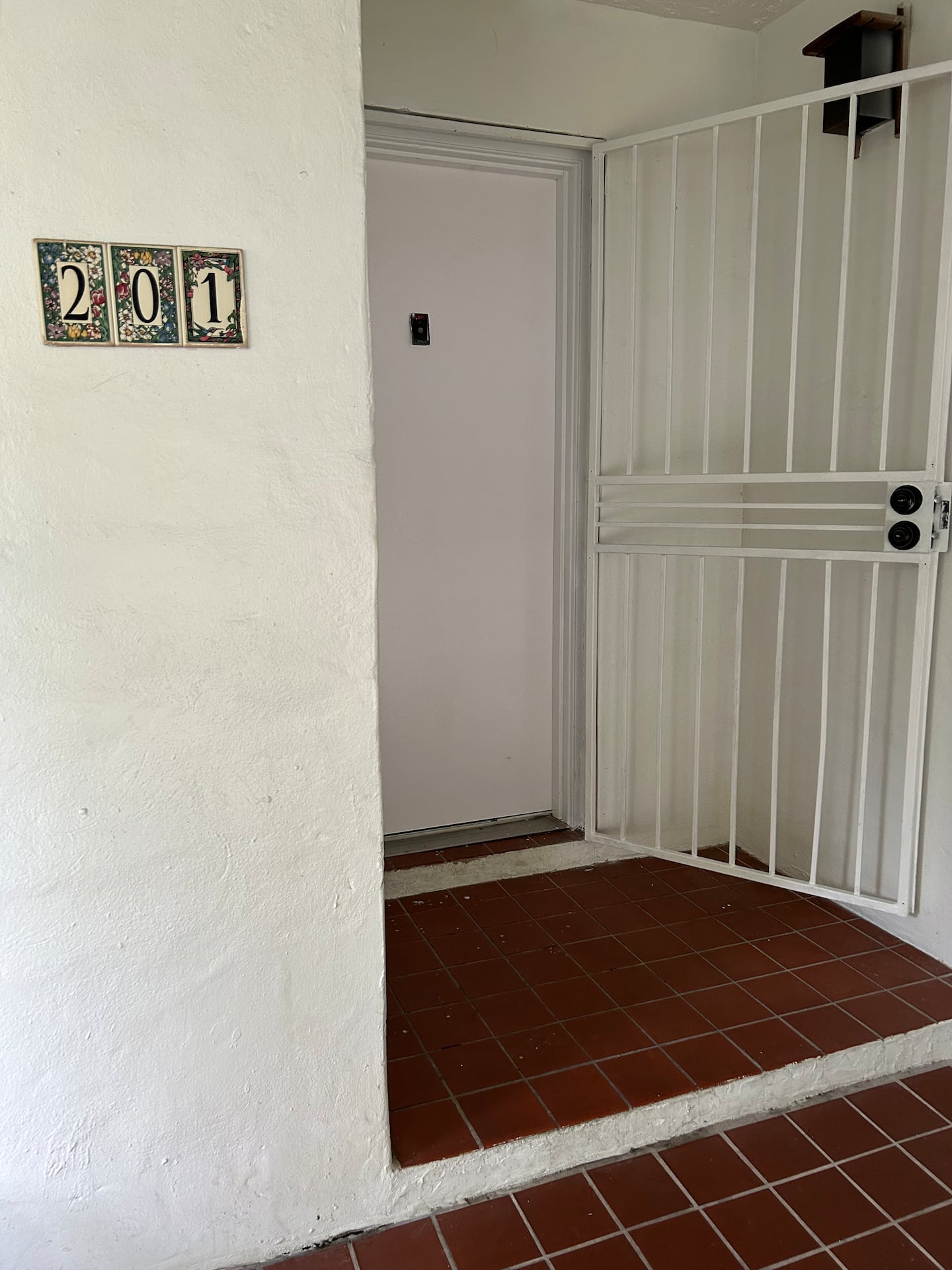 Photo 10