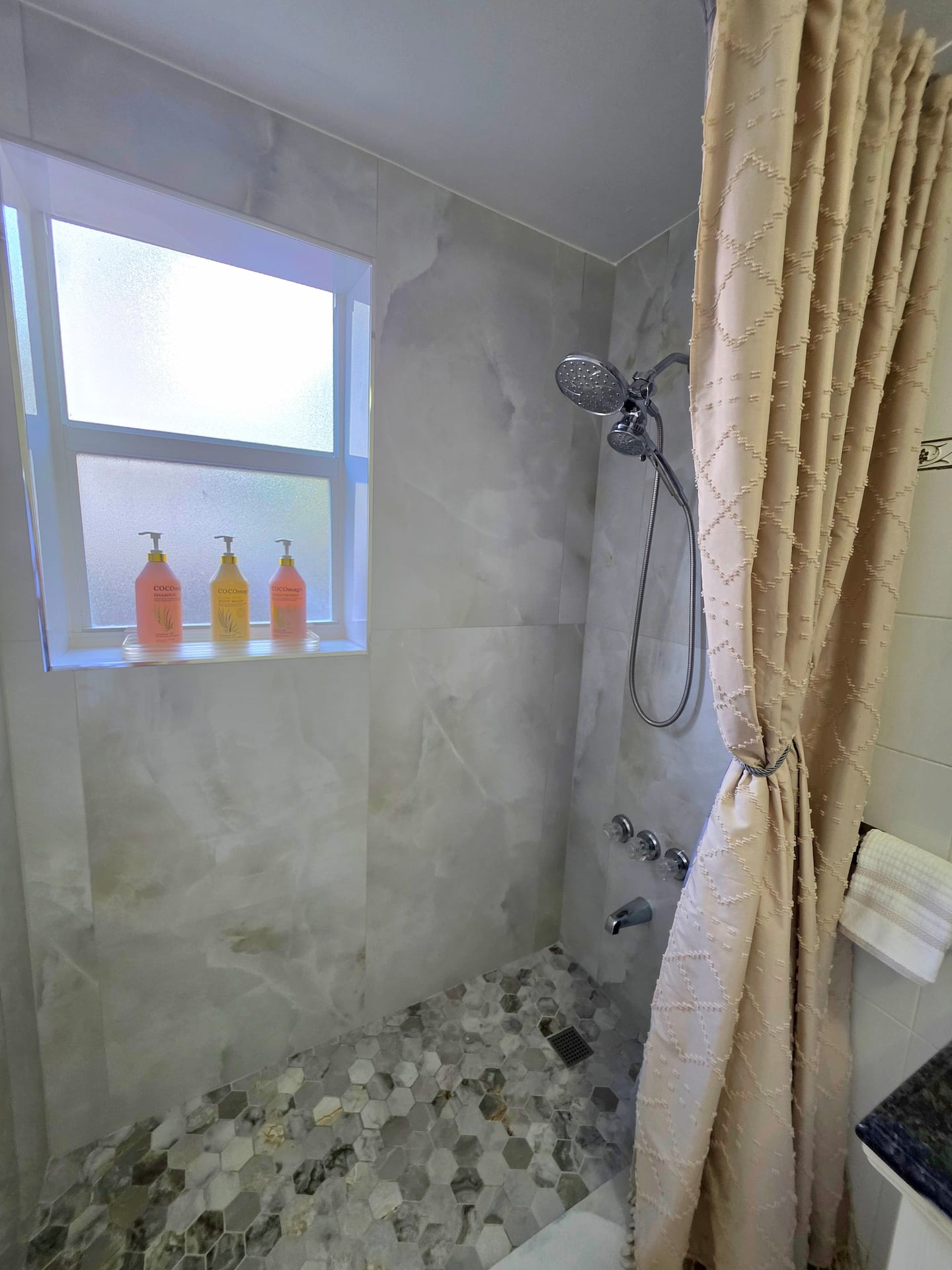 Photo 48
