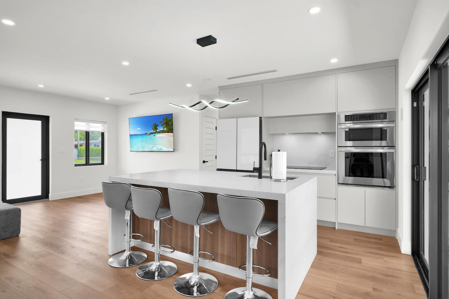 Main Photo