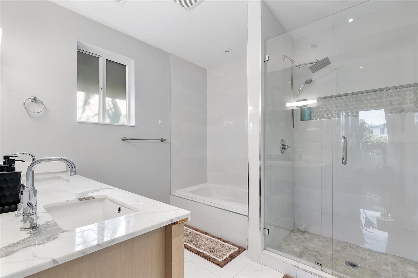 Photo 53