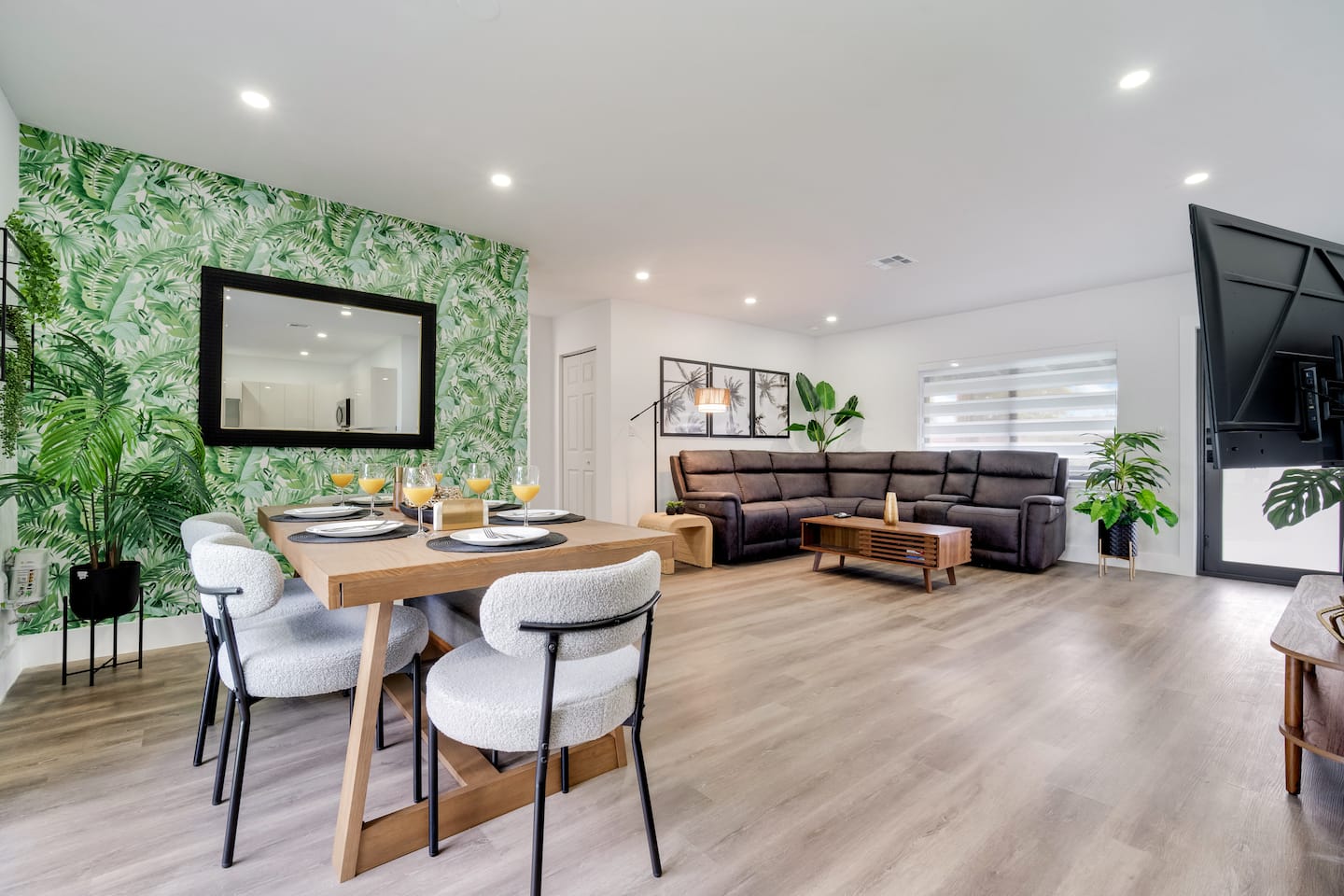 Main Photo
