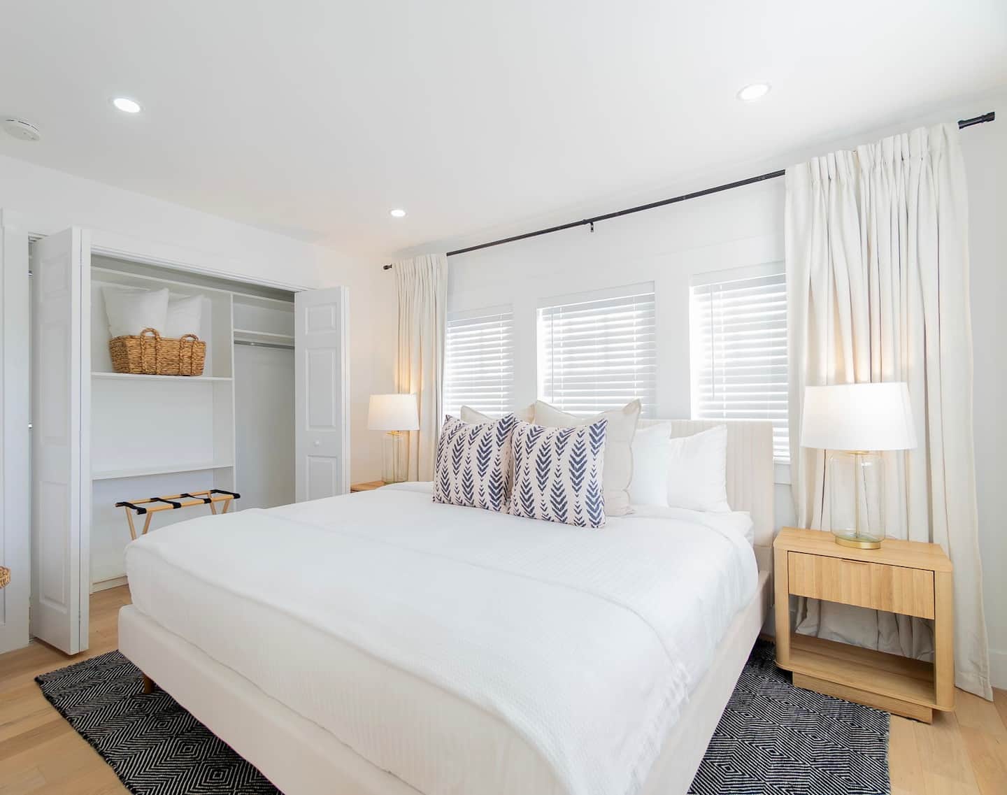 Photo 242