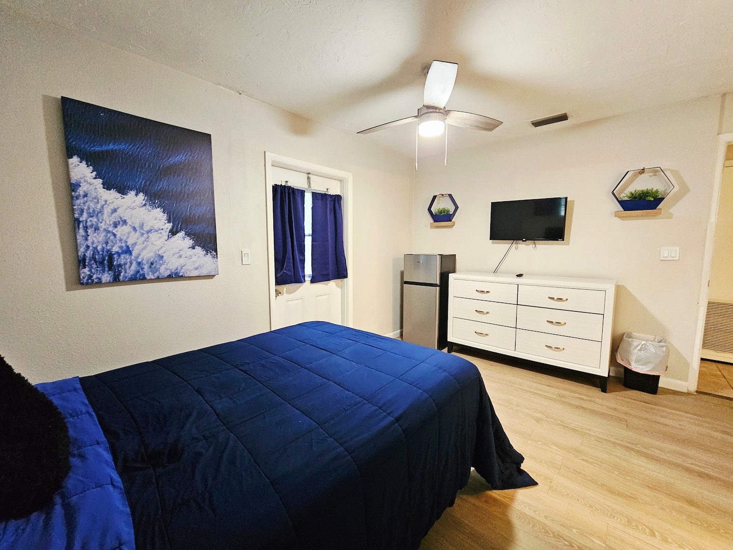Main Photo